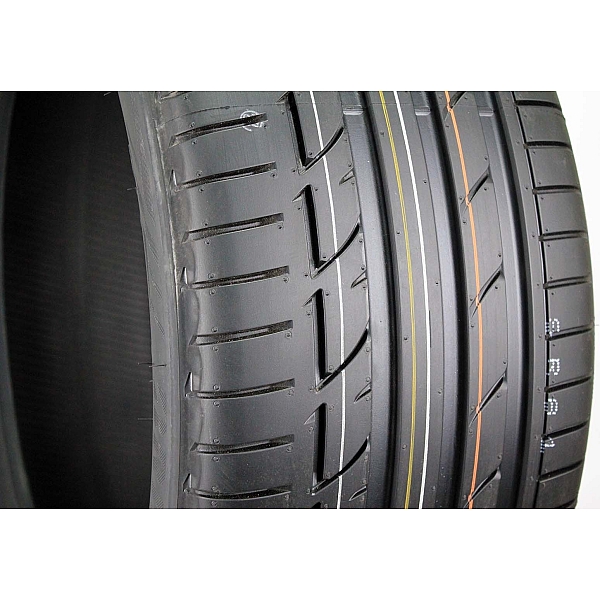Летние шины Bridgestone Potenza S001 235/40 R19 96W XL brg1729