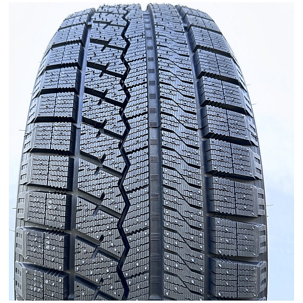 Зимние шины Sailun Ice Blazer Arctic 215/55 R17 98H XL sln204757